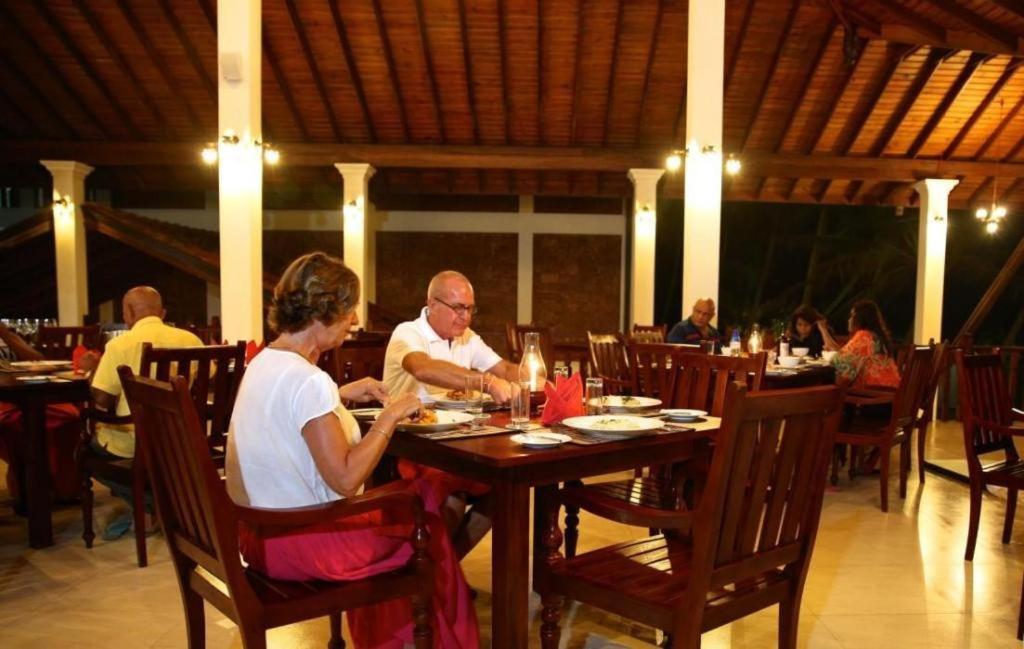 Whispering Palms Hotel Bentota Zewnętrze zdjęcie